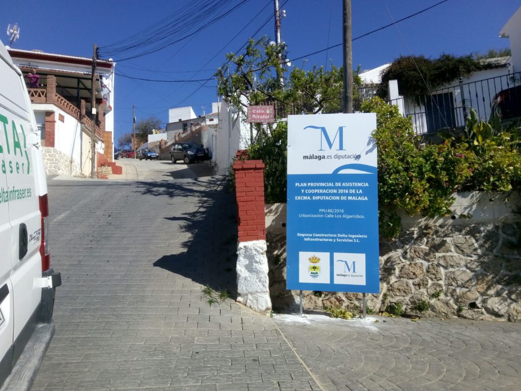 CONTINÚAN LOS TRABAJOS DE URBANIZACIÓN EN PERIANA, MÁLAGA