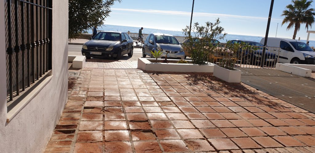 COMIENZA LA REMODELACIÓN DE LA PLAZA ULLI MAHRAUM DE FUENGIROLA