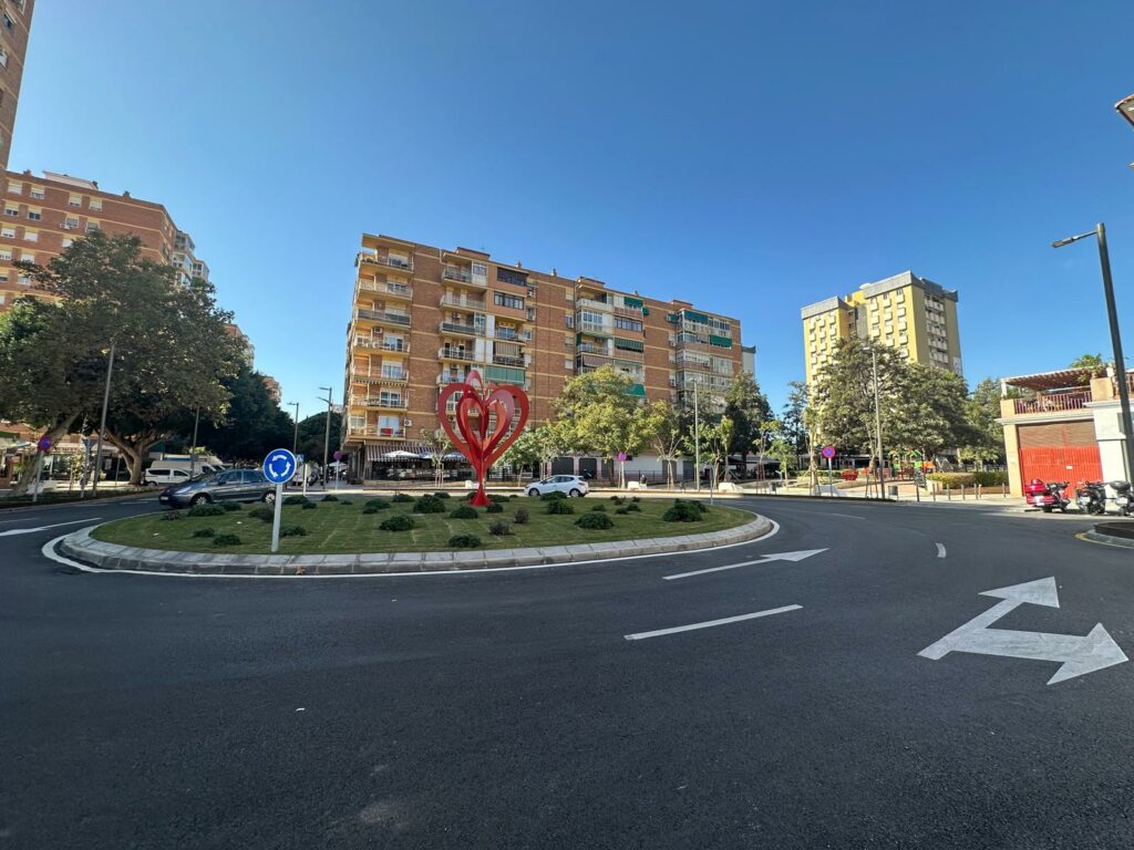 UNA RENOVACIÓN COMPLETA TRANSFORMA LA PLAZA DE LOS CORAZONES (MÁLAGA) EN UN ESPACIO MÁS MODERNO Y SOSTENIBLE